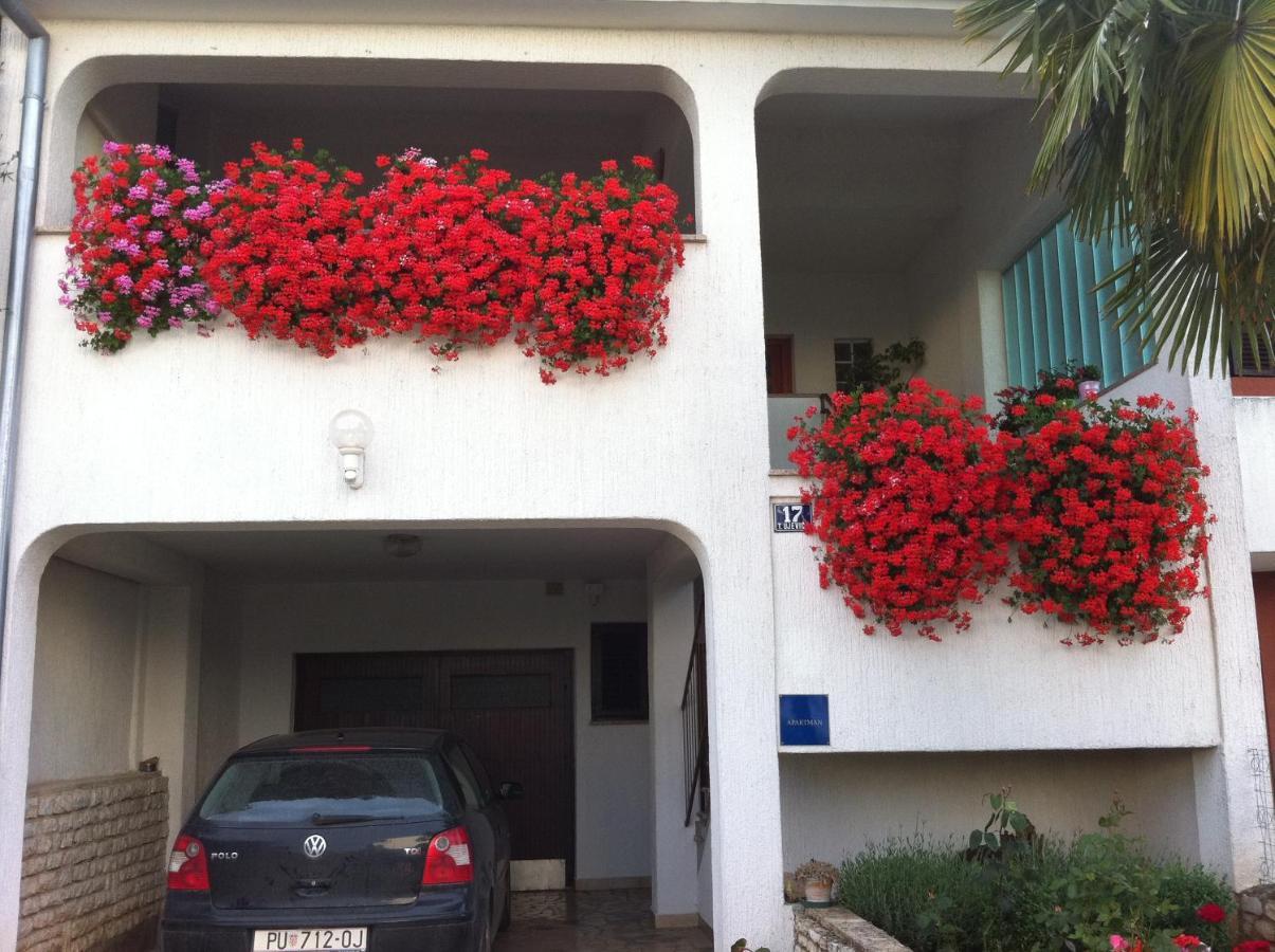 Apartman Ornela Porec Exterior photo