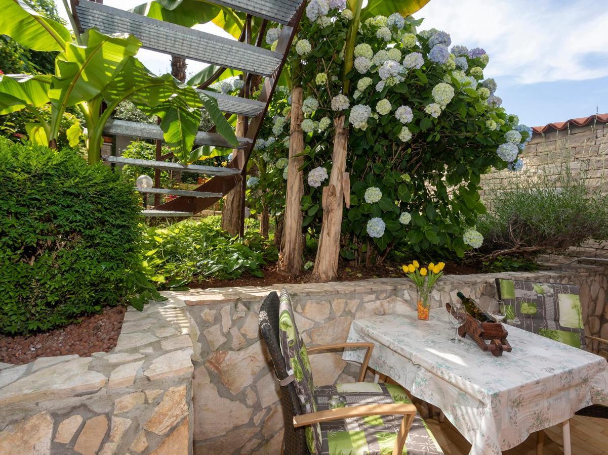 Apartman Ornela Porec Exterior photo